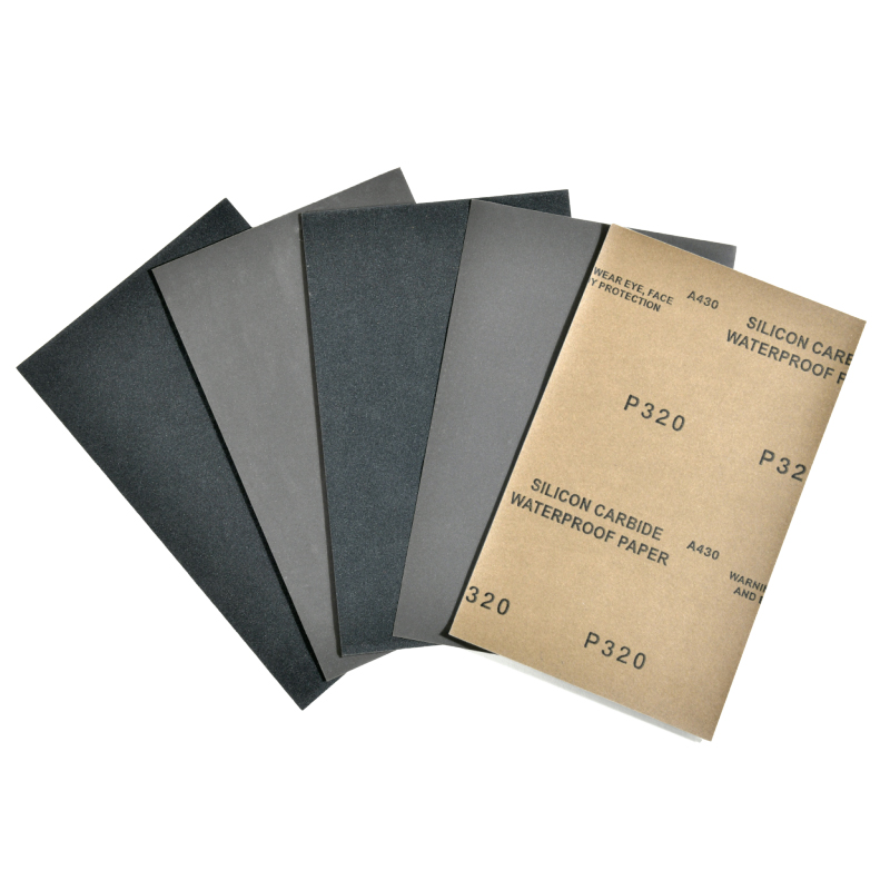 Зашто је водоотпорни брусни папир идеалан за брушење закривљених површина?